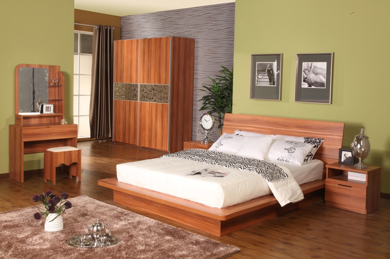 板式床与实木床哪个好