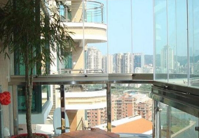 落地式无框阳台窗  阳台效果图