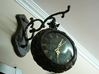 客厅挂钟如何挂