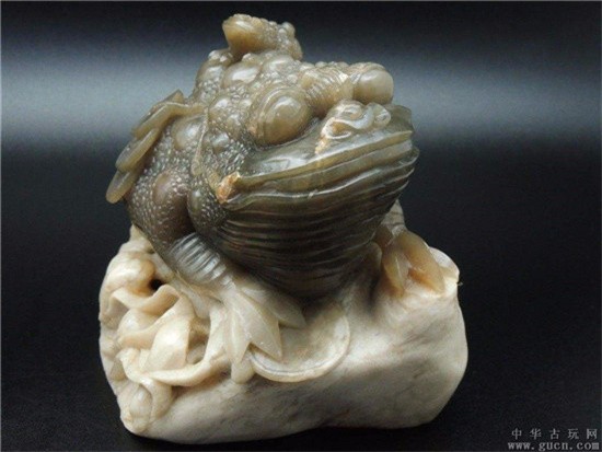 客厅财位放金蟾怎么摆 客厅财位放金蟾怎么摆