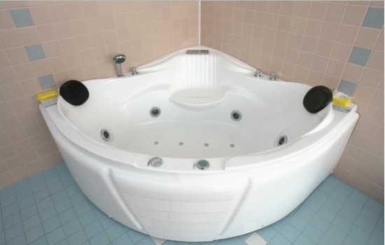 扇形浴缸