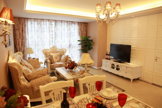 客厅隐形门电视背景墙的搭配设计