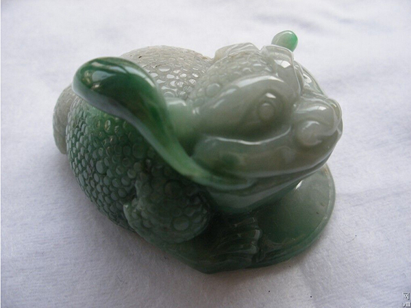 三脚金蟾客厅摆放