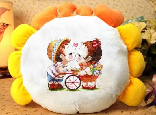 毛绒暖手抱枕 毛绒暖手抱枕