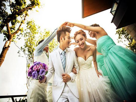 户外婚纱照价格 户外婚纱照价格