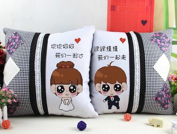 情侣卡通抱枕